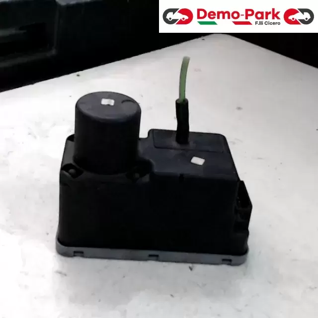 CHIUSURA CENTRALIZZATA - POMPA Volkswagen PASSAT  0