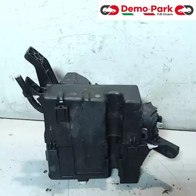 BODY COMPUTER  Toyota YARIS II SERIE 1.0 8264147020 2