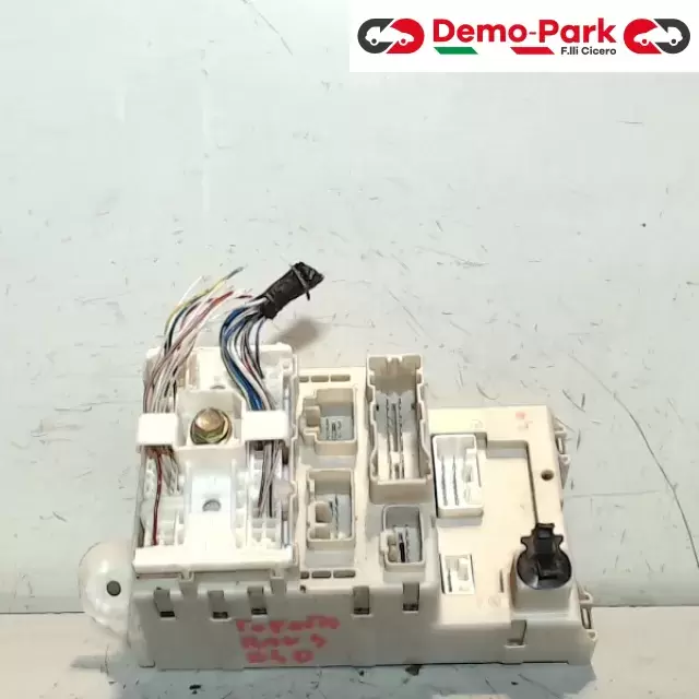 BODY COMPUTER  Toyota RAV 4 - 2.0 D4D II 82733-42080 0