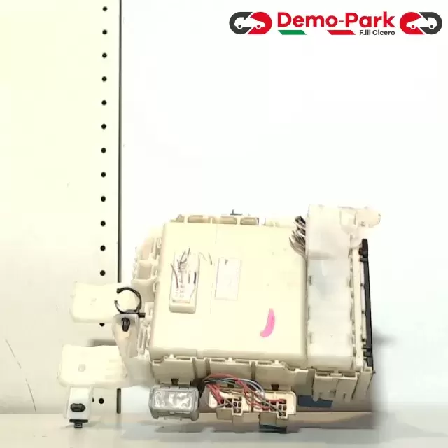 BODY COMPUTER Toyota YARIS II 82730-52700 0