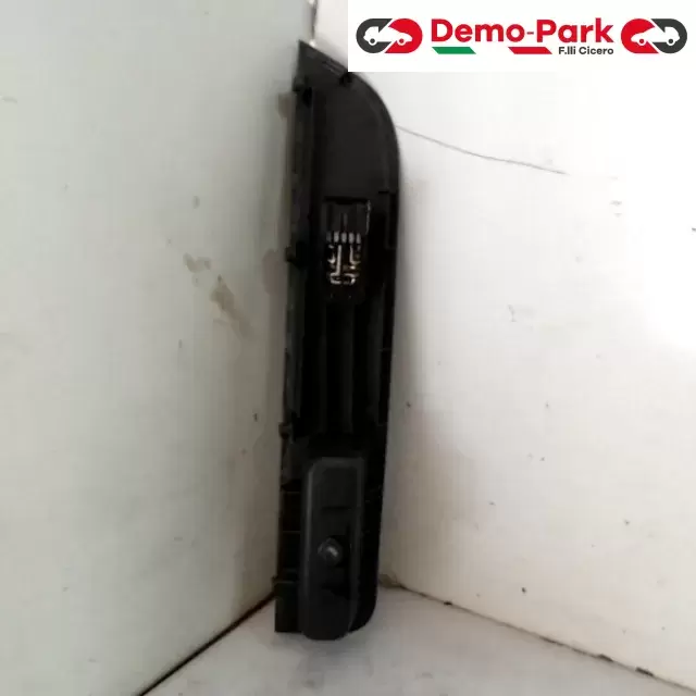 PULSANTIERA VETRO ANT. DX Suzuki SWIFT 83763-62J01  1